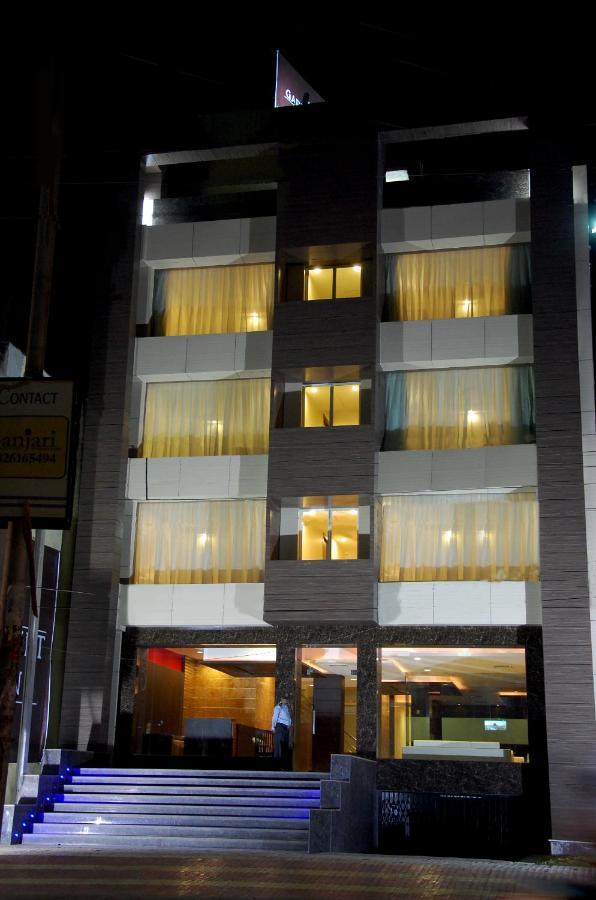 Hotel Garnet Durg Exteriör bild